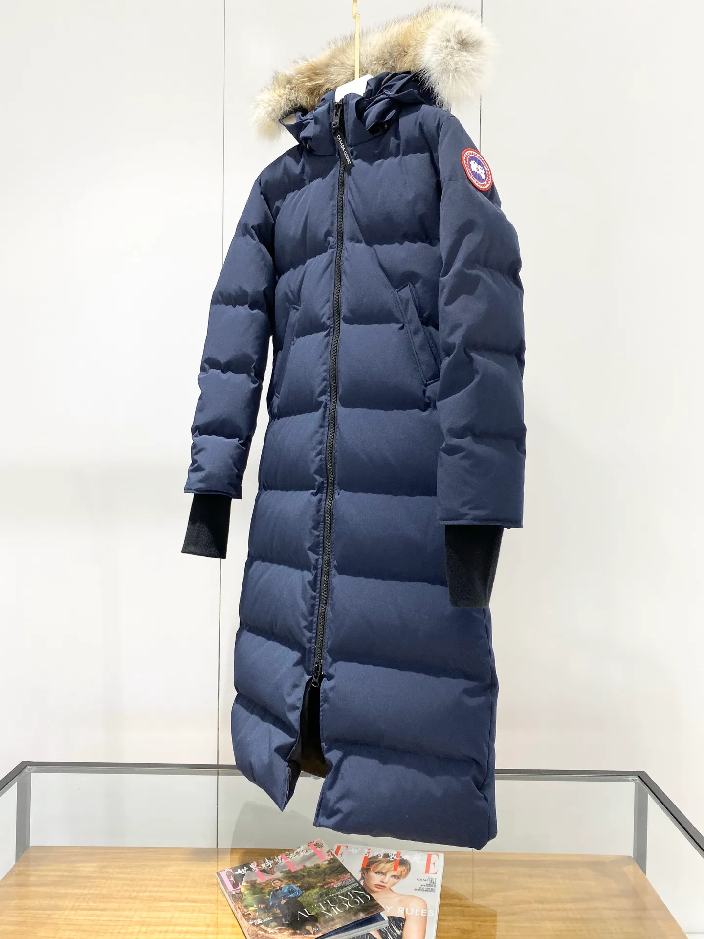 P860 🇨🇦Top original Big Goose 22 parka coats navy blue hanging photo flat display picture book🇨🇦
